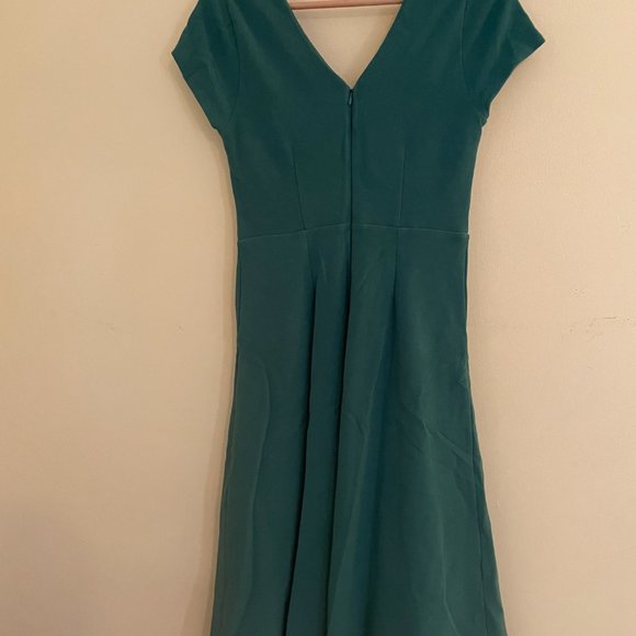 Boden green midi v-neck a-line size - Picture 2 of 3